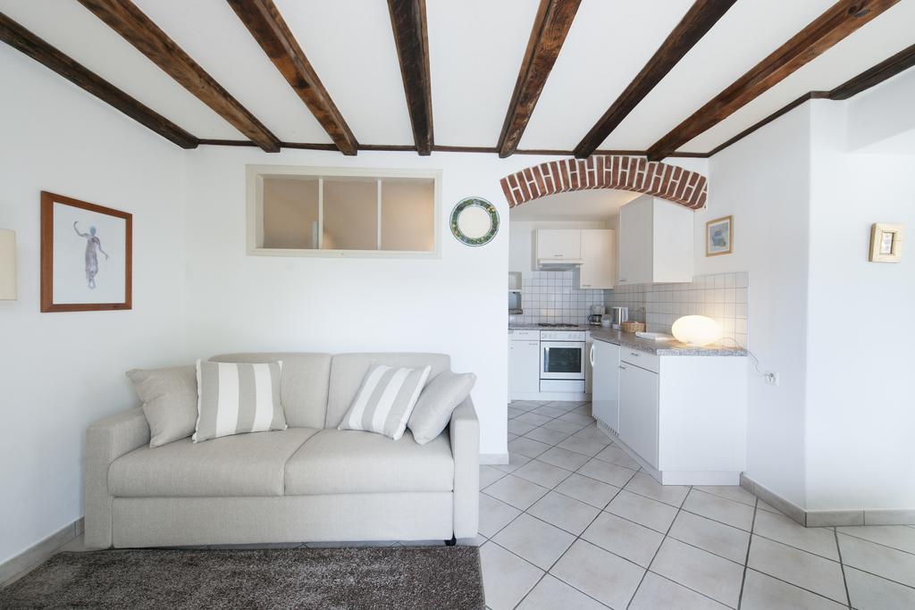 Apartments Posta Al Lago ロンコ・ソプラ・アスコナ 部屋 写真